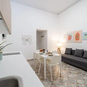 https://via-malta-cozy-apartments-near-ortigia.sicilyhotelsitaly.net